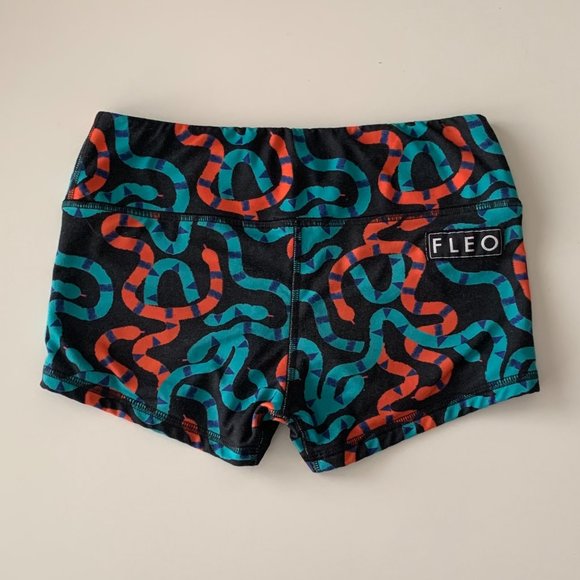 OG shorts 🪱 RARE - Picture 1 of 4